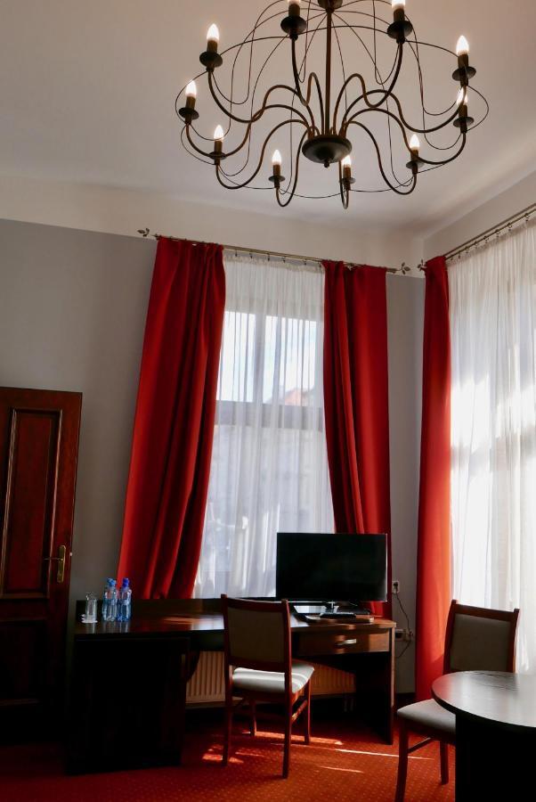 Hotel Staromiejski Piwowar Legnica Exterior foto